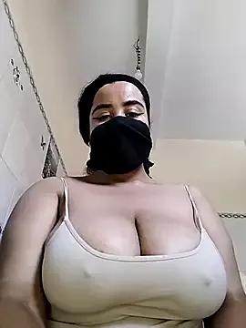 Maraamm on StripChat 