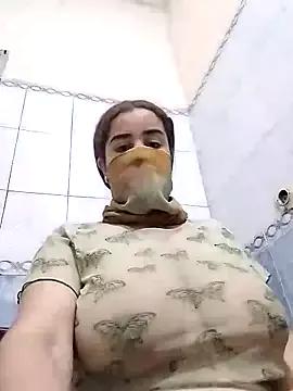 Maraamm on StripChat 