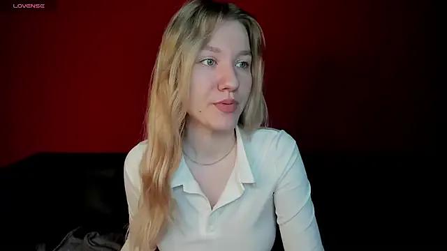 Mariel_Brown — suck dildo close to cam