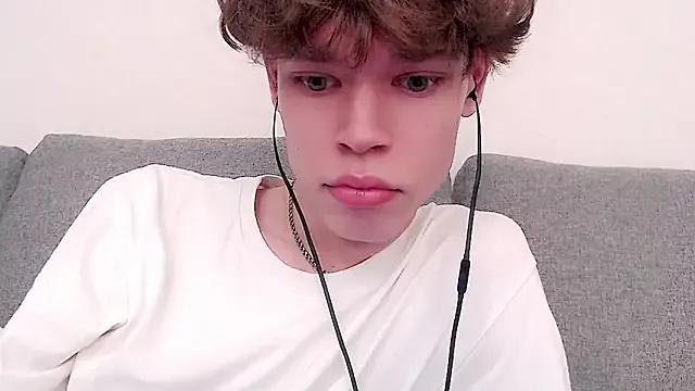 markspaws on StripChat