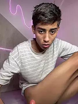 Mauuu18 on StripChat 