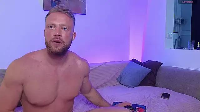 MaxMia on StripChat 