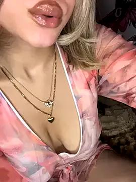 Maya_mimi on StripChat 