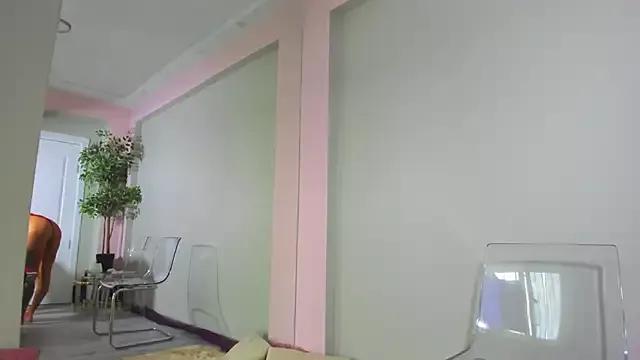MayaHellen on StripChat 