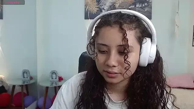 mayamoira1 on StripChat 
