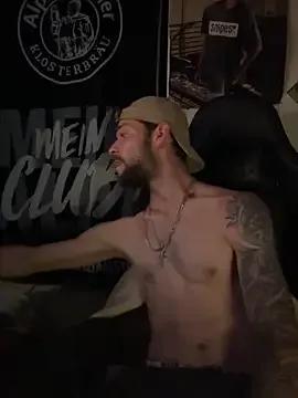 Mexxwell69 on StripChat 