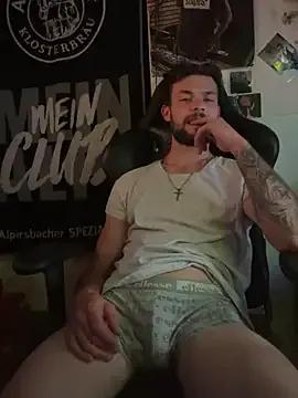 Mexxwell69 on StripChat 