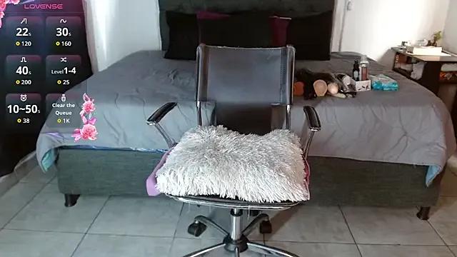 mia_velvet1 on StripChat