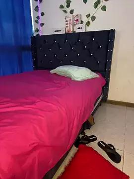 miaa--pervert on StripChat 