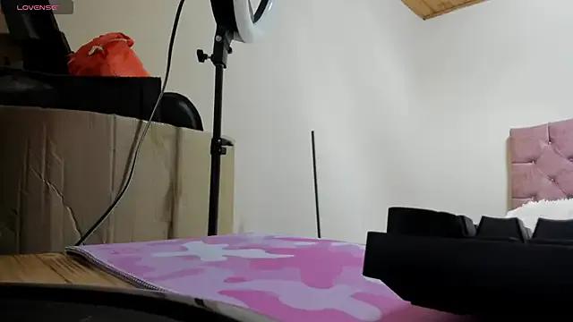 miaa_saenz1 on StripChat