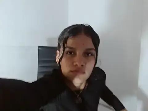 MiaLux5 on StripChat