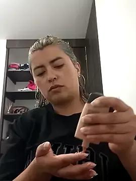 Miamelhot_ on StripChat 