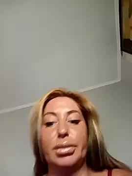 MiaMooly on StripChat 