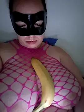 mihaelaa on StripChat