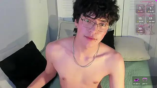 miilo_wolf on StripChat 