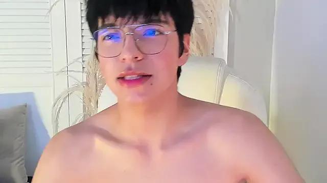 miilo_wolf on StripChat 