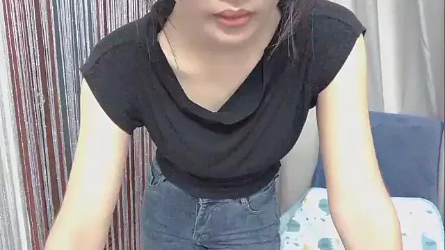 Miixue3 on StripChat 