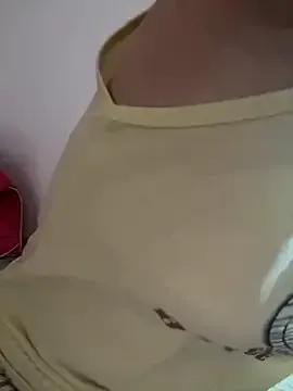Milk_Mom99 on StripChat