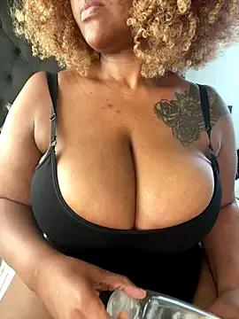 MILL204 on StripChat