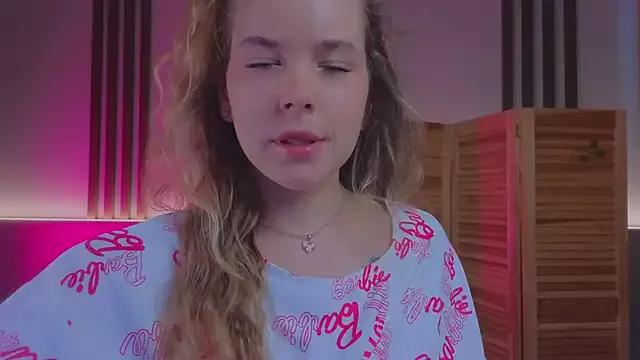 milly_shy on StripChat 