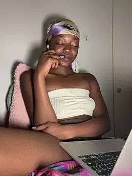 minimama69 on StripChat 