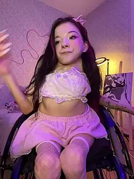 MiniSophiaa on StripChat 