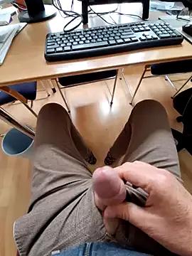 minnetird on StripChat 