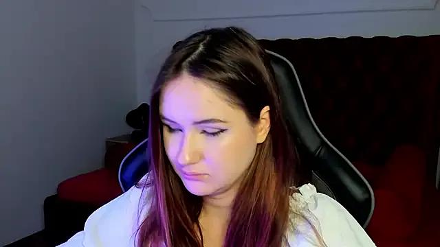 MiraEvansi on StripChat