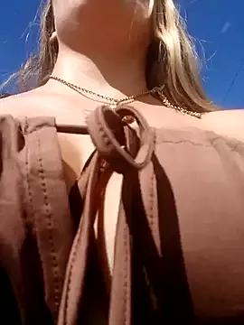 Misscata1106 on StripChat 