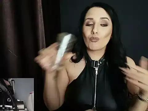 missdyaa on StripChat 