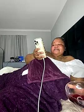 MissLola27 on StripChat 