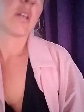 Mllesha74000 on StripChat 