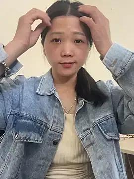 Moii221 on StripChat 