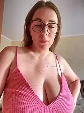 MommmyYummy on StripChat 