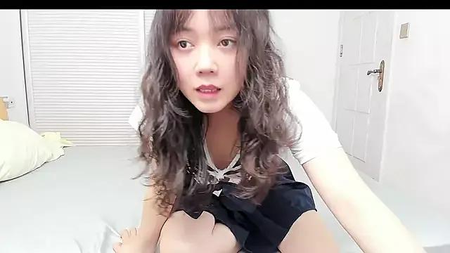 momo-small on StripChat 