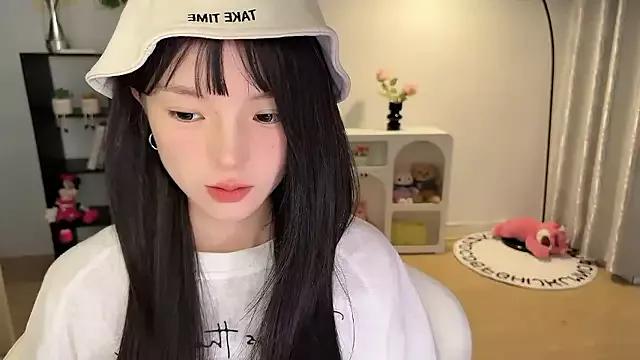 Momo-xx on StripChat 