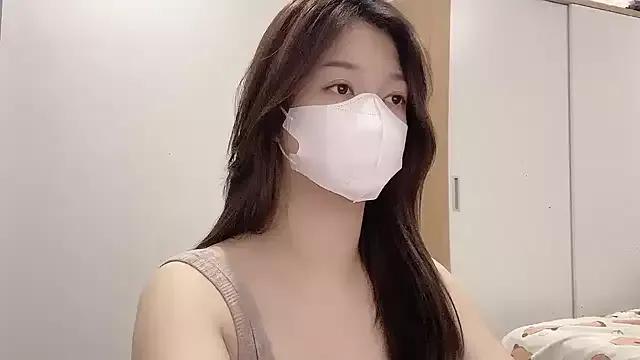 Momo_18 on StripChat 