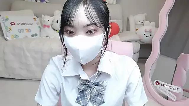 momo_room on StripChat 