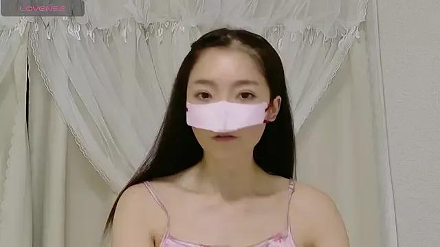 momochan88 on StripChat 