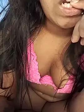 momopretinha on StripChat 