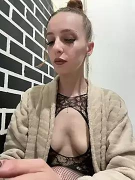 MoonedByEva on StripChat 