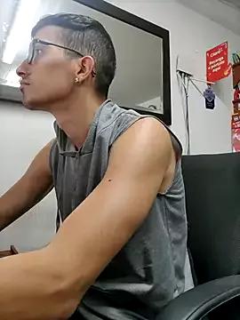 moorejhosua on StripChat 