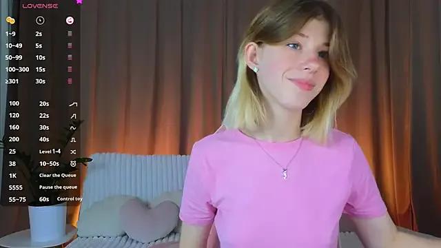 MuraLuxa on StripChat