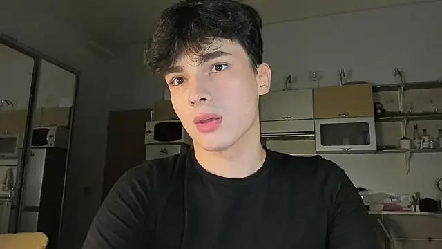 mystic_evan on StripChat
