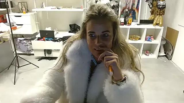 MystiqueMaven's avatar