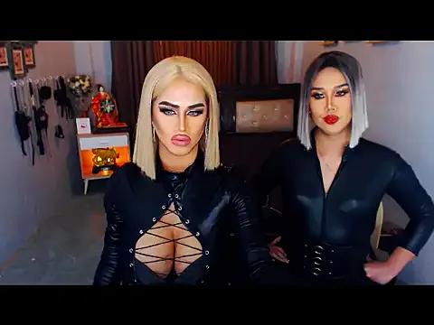 MystiqueQueen on StripChat