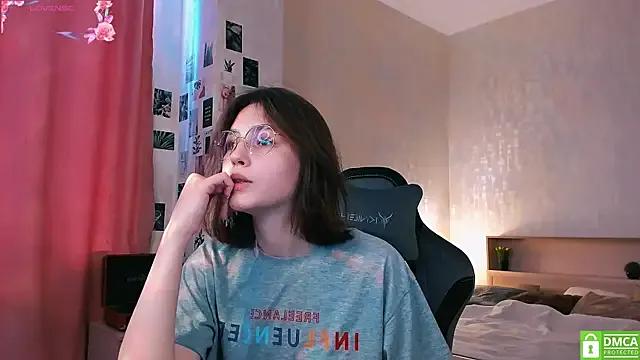 naomy_radiant on StripChat