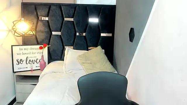 Natasha_rose__ on StripChat