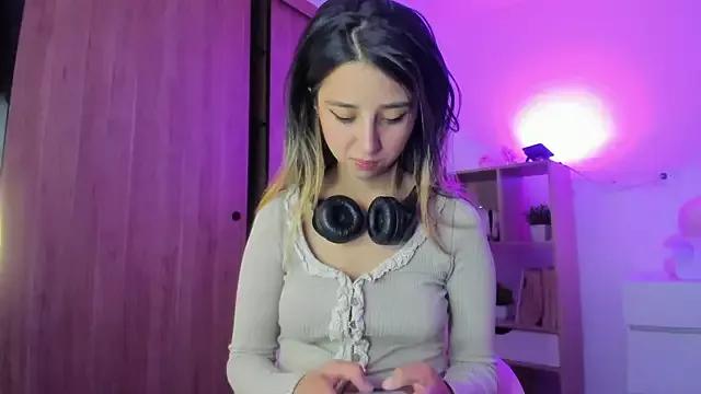 Natasna2 on StripChat 