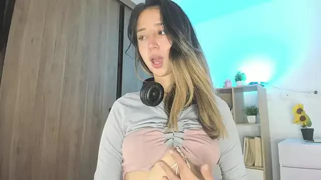 Natasna2 on StripChat 